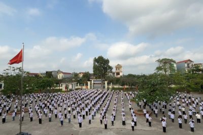 Đồng diễn võ nhạc VoViNam tại Trường tiểu học Yên Từ