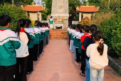 HỌC SINH TRƯỜNG TIỂU HỌC YÊN TỪ VỚI NHỮNG VIỆC LÀM Ý NGHĨA TRI ÂN CÁC ANH HÙNG LIỆT SĨ NHÂN NGÀY 22/12